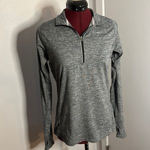 NIKE HALF ZIP